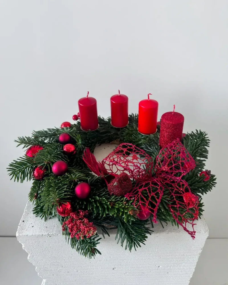 Adventní věnec červený Ø 25cm