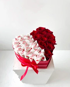 Flower Box SRDCE růže a Raffaello pralinky