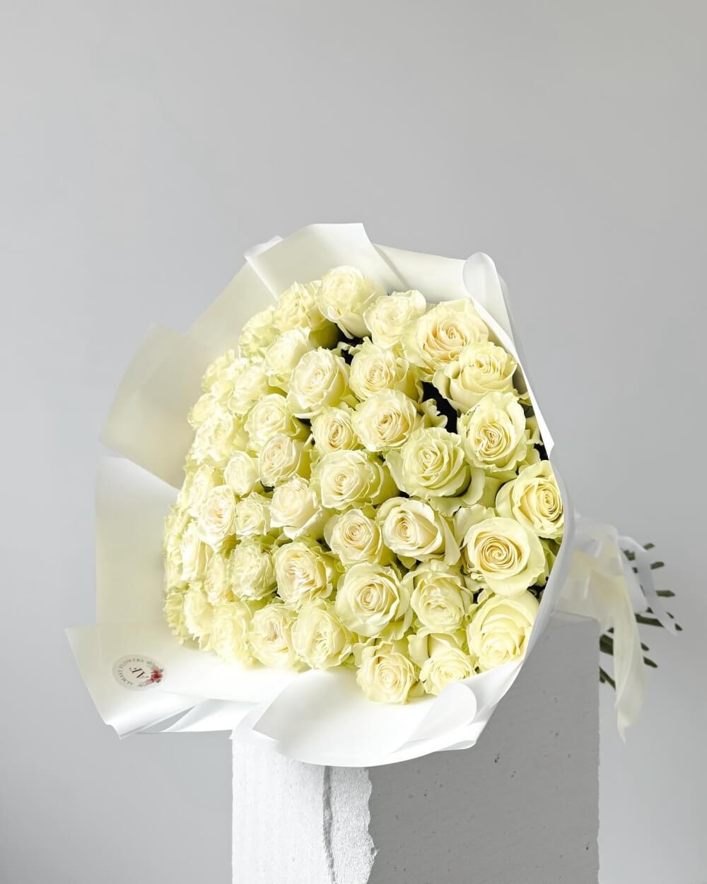 Kytice bílých růží