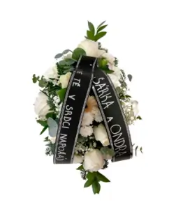 Vypichovaná smuteční kytice bílých růží 