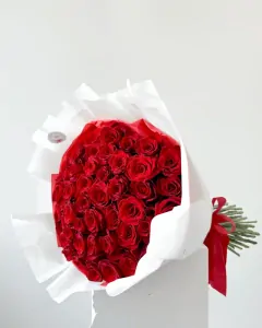 Kytice 51 červených růží 70cm