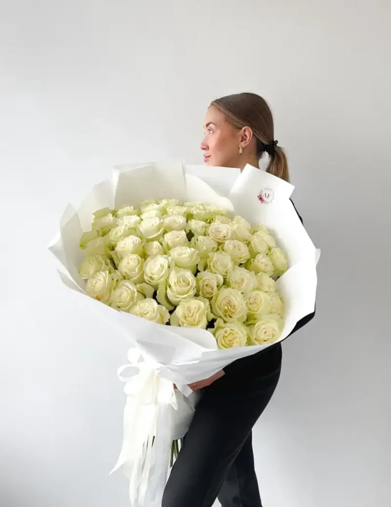 Kytice bílých růží