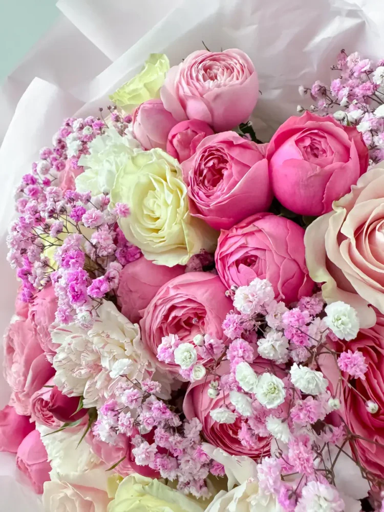 Roztomilá kytice trsových růží Gelatto