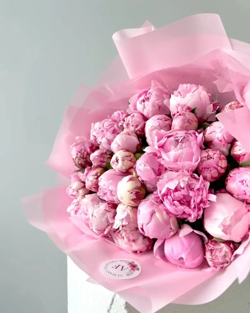 Kytice růžových pivoněk 