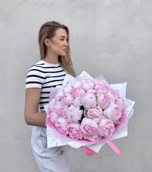 Kytice růžových pivoněk 31ks