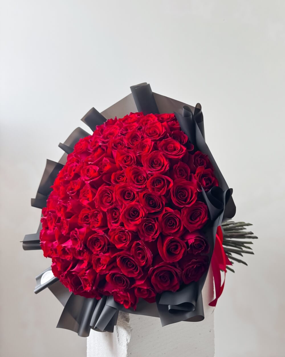Luxusní kytice 101 červených růží 70cm
