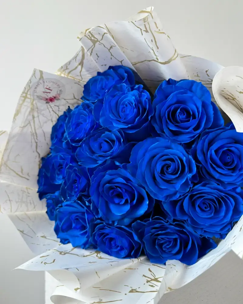 Luxusní kytice modrých růží 17ks