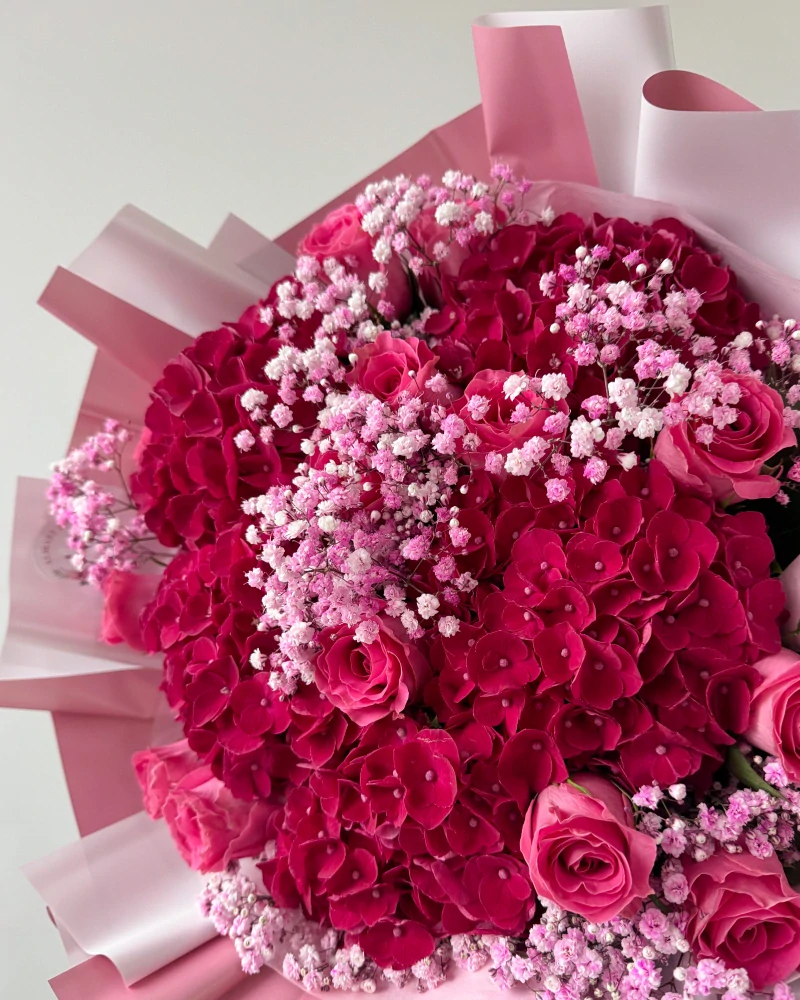 Podzimní kytice hortenzií a růží