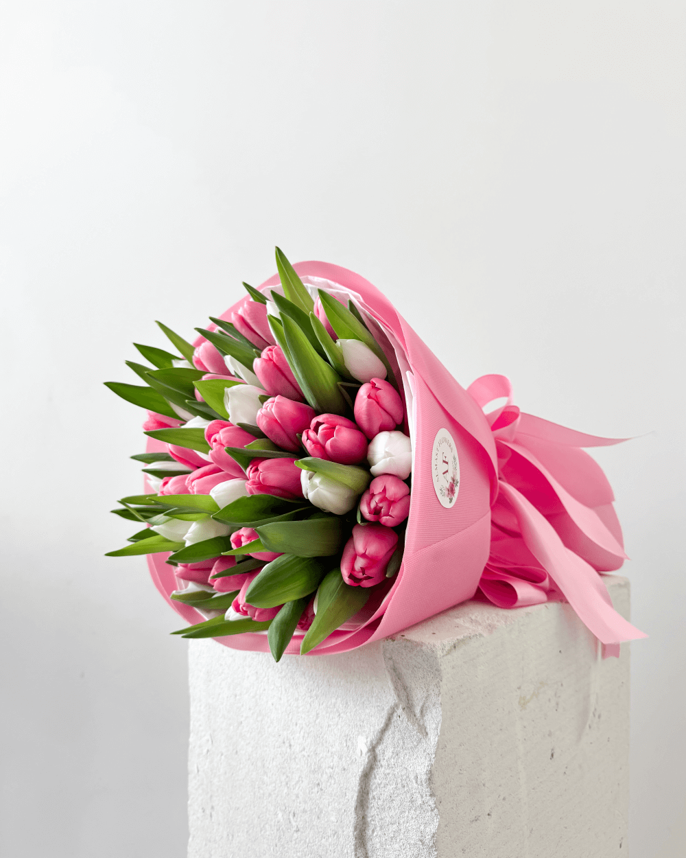 Kytice tulipánů růžové a bílé