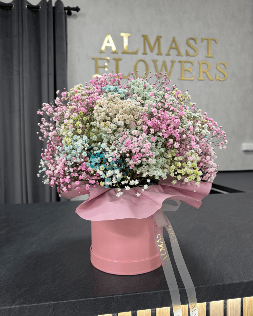 Flower Box s gypsofilou mix barev