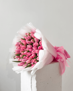 Kytice růžových tulipánů